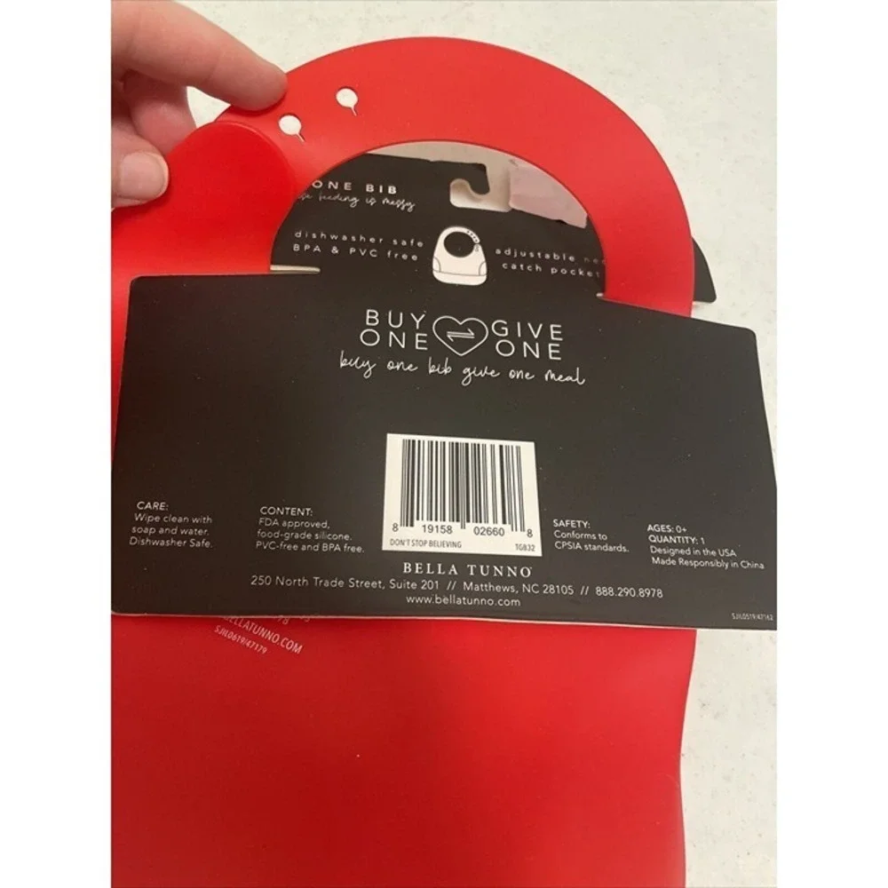 Tunno Tots Red‎ Silicone Don't Stop Believing Santa Christmas Catch Pocket Bib